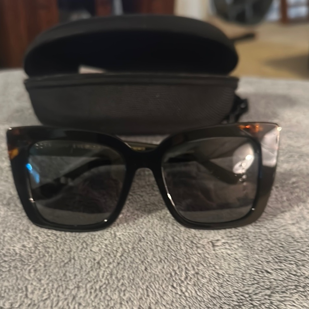 Diff Eyewear Black Sunglasses